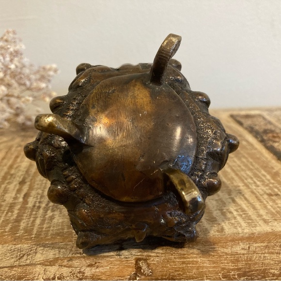 Vintage Ornate Footed Metal Inkwell with Rooster Lid - Picture 14 of 16